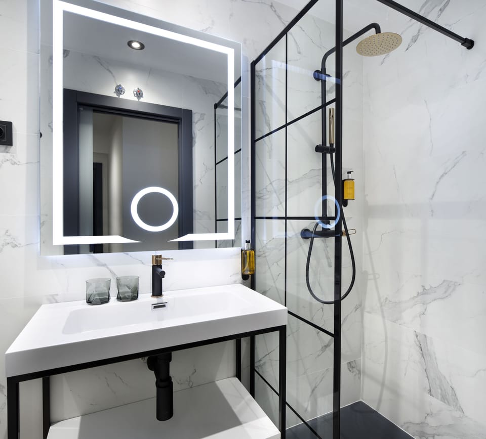 Superior Double Room (Dalma) | Bathroom | Shower, hair dryer, towels, soap