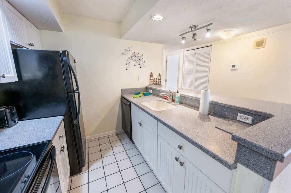 Large Kitchen Area