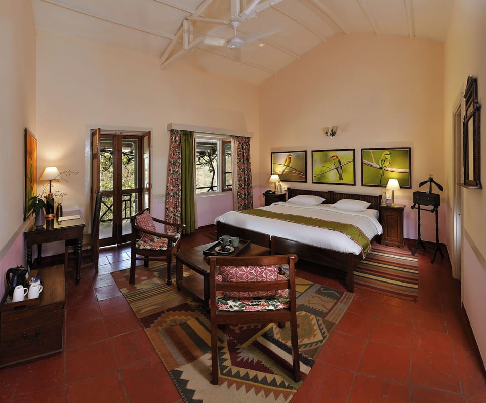 Hideaway River View Room | Premium bedding, desk
