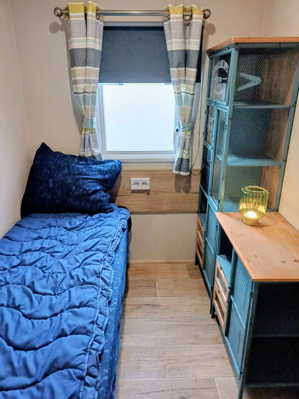 The second bedroom with single bed of Beach Resort Kamperland - 266
