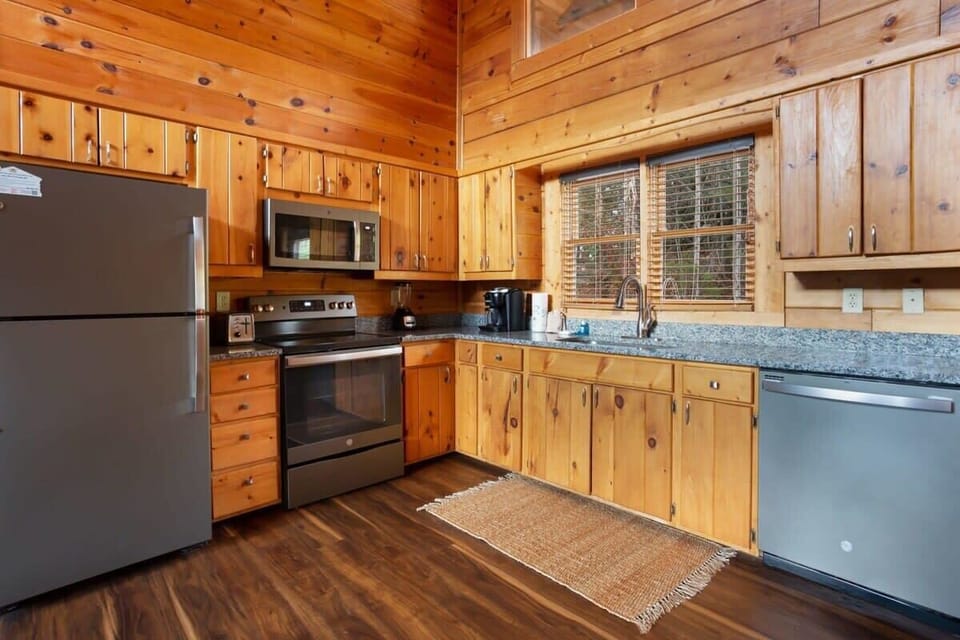 Kitchen Side View!