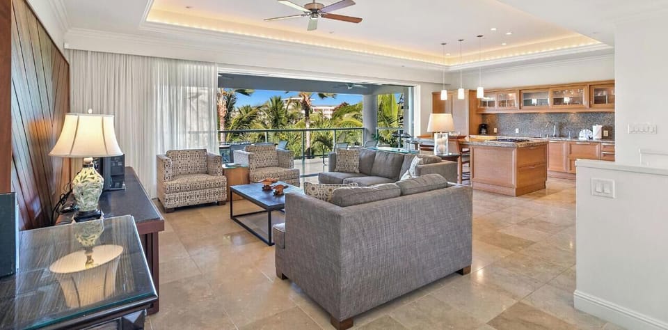 No detail was missed in this living space~ with cove lighting.