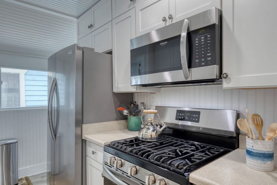 339CL - Kitchen Appliance 2