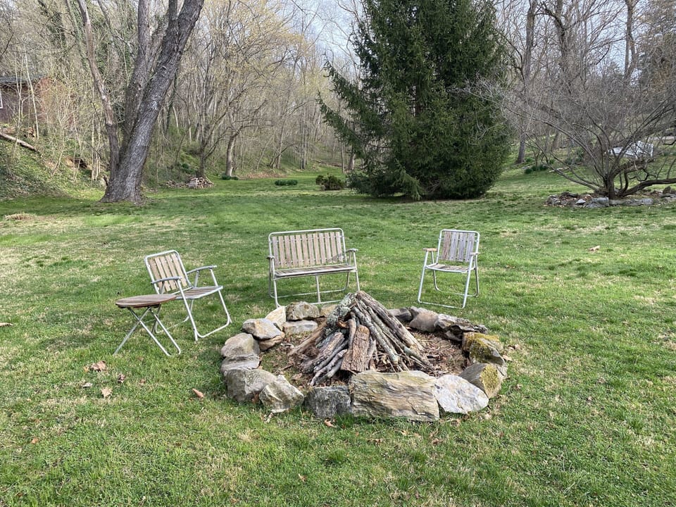 FIRE PIT - back yard, sit under the stars, new log benches, bring the smores