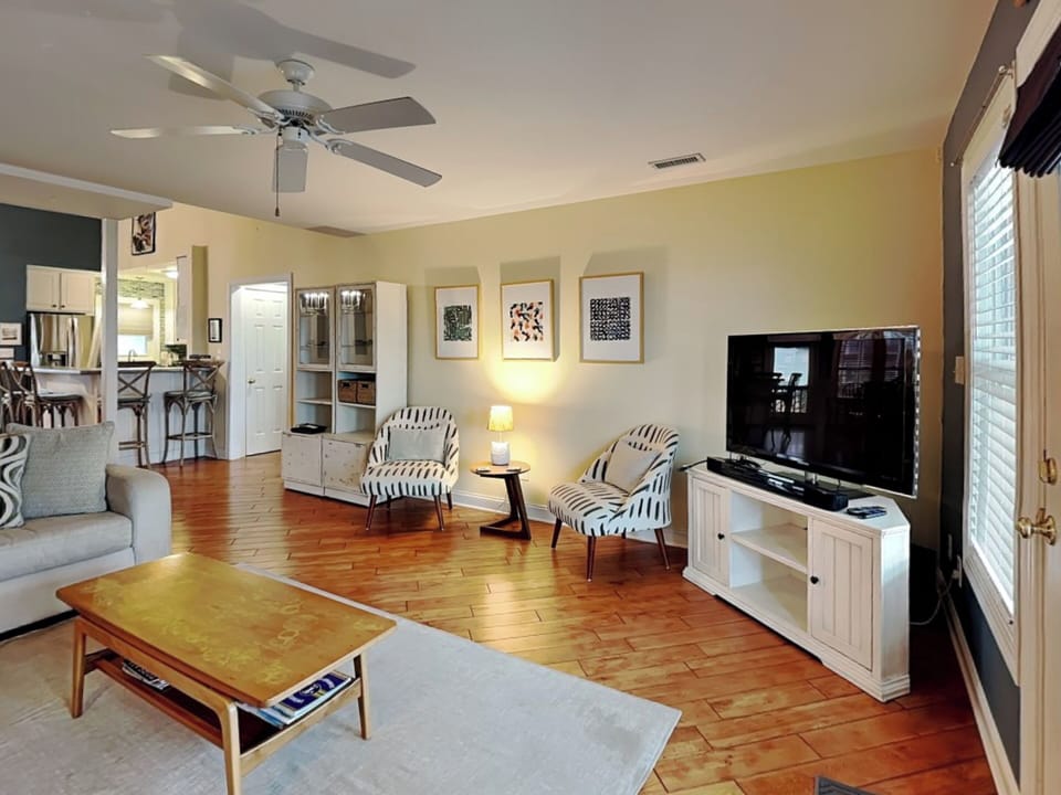 Living Room - Smart TV