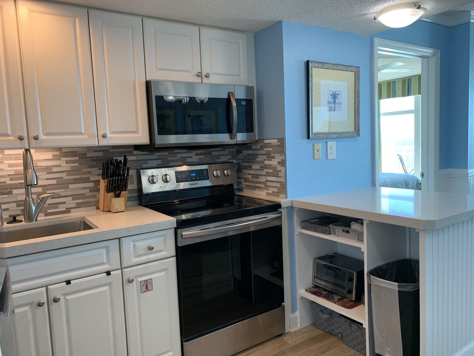 Kitchen with cubby shelving
