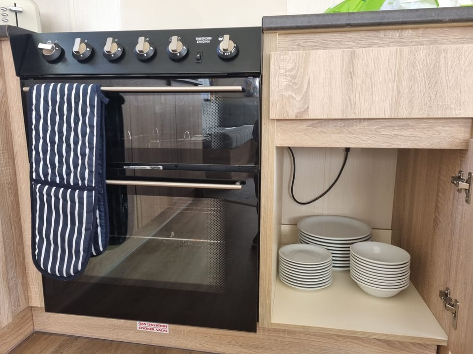 Family Mobile Home, Private Bathroom (3 Bed) | Shared kitchen