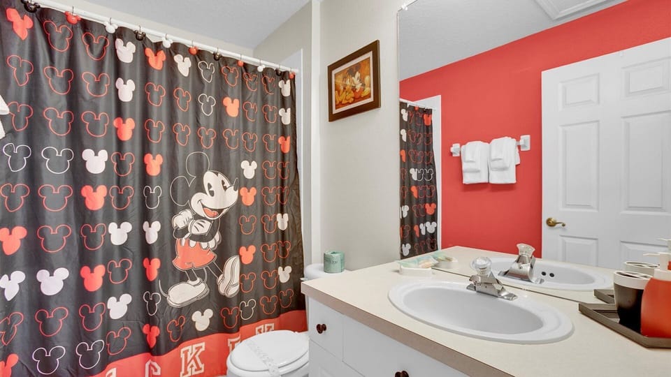  This townhome has a total of 3 bathrooms.