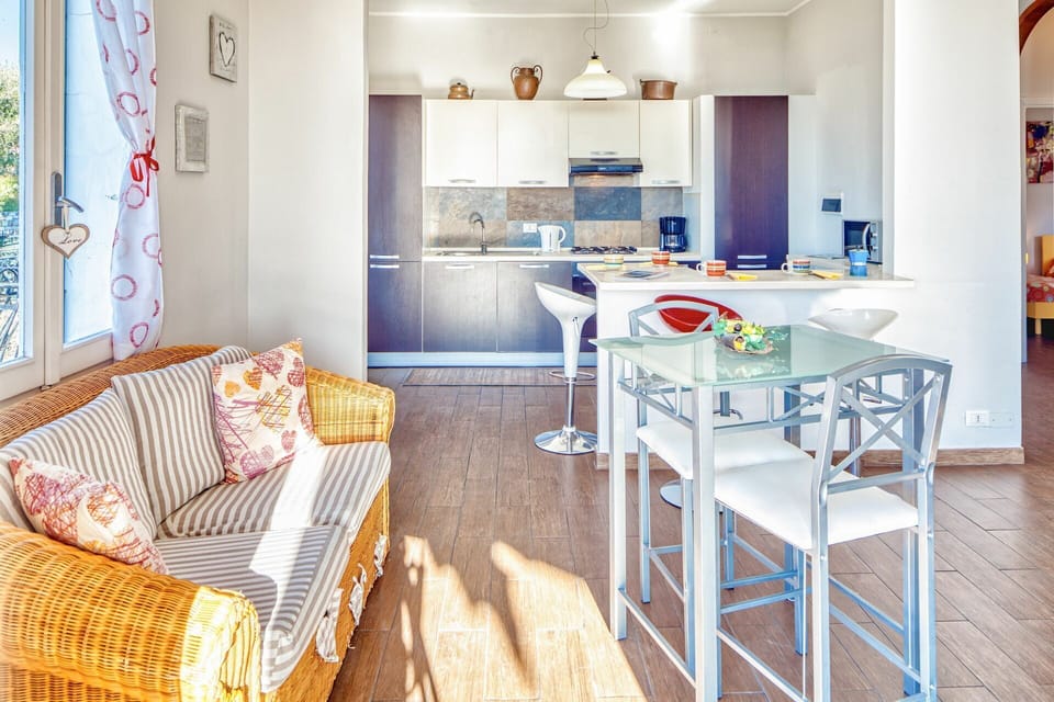 Dining Room, Kitchen