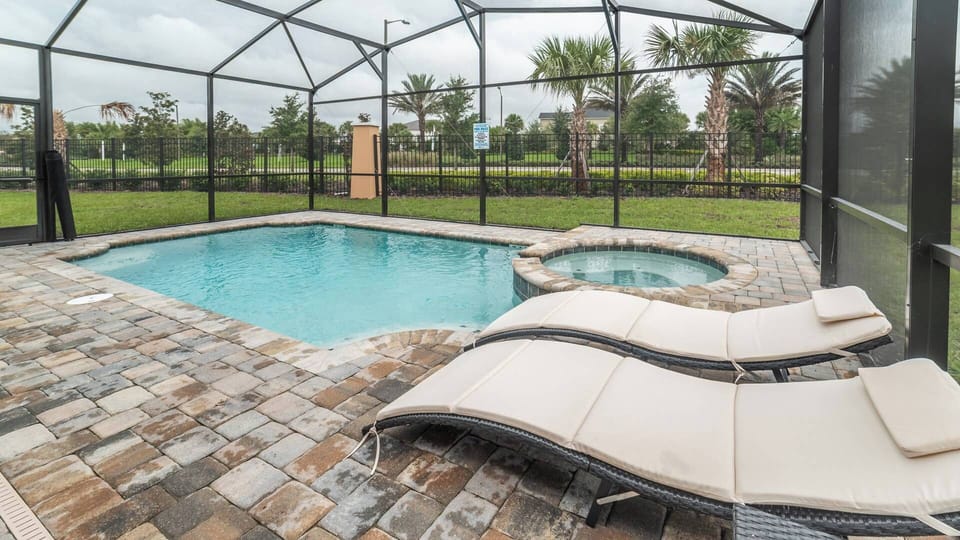 Beautiful 7 bed 6.5 bath villa located in Solara Resort