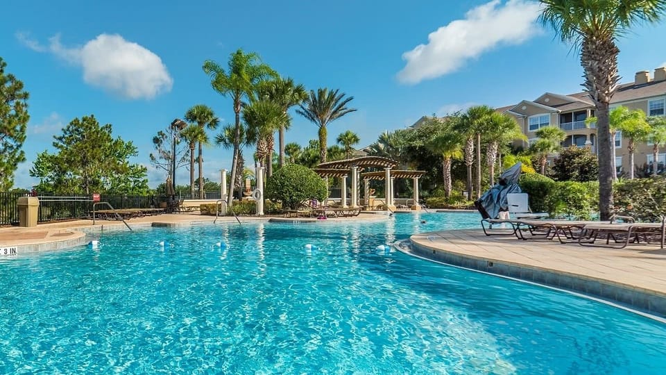 Beautiful 4 bed 4 bath villa located in Windsor Hills Resort
