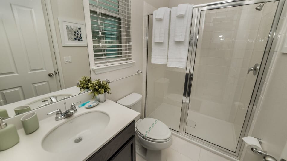  This villa has a total of 4 bathrooms.