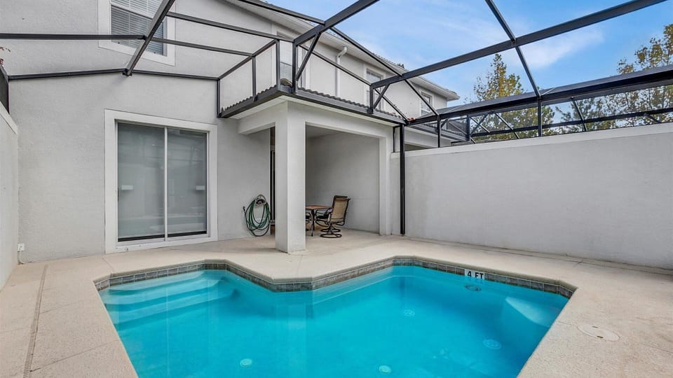 Beautiful 4 bed 3 bath townhome located in Storey Lake Resort