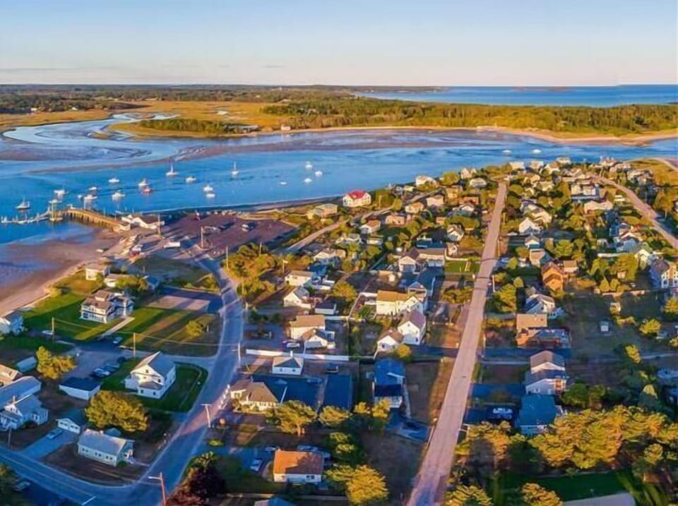Pine Point offers a beautiful sandy beach | Breathtaking local salt marsh | Coastal Restaurants | Close to Portland and Old Orchard
