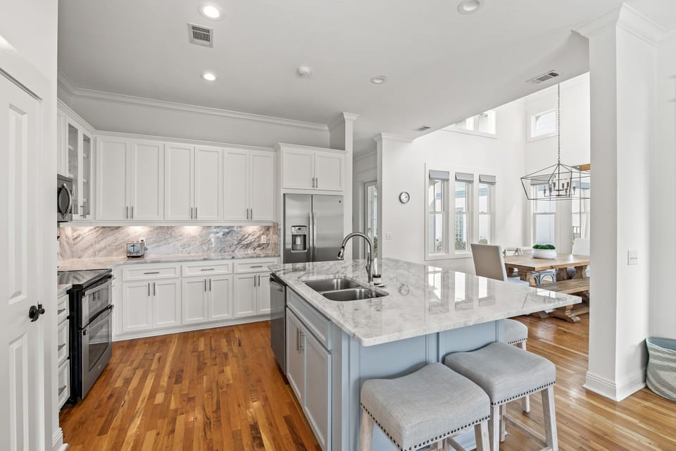 First Floor: Kitchen