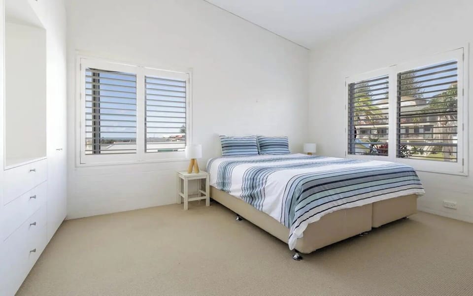 Bedroom 2 is a generous size with a King Bed, high ceilings and multidirectional air flow. 