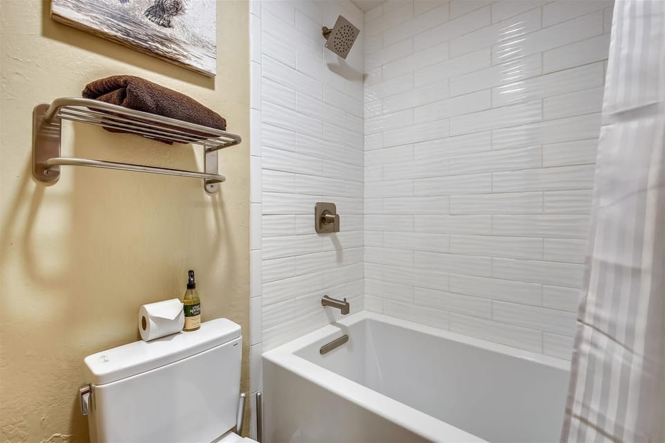 floor plan-primary bath-_mg_0209