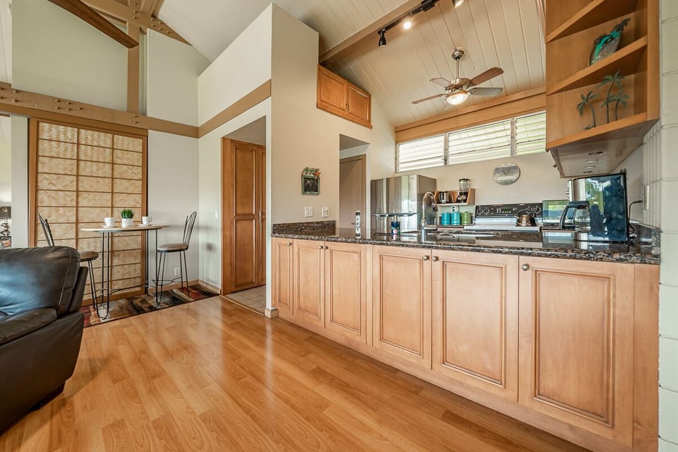 Upgraded kitchen with everything the home chef would need