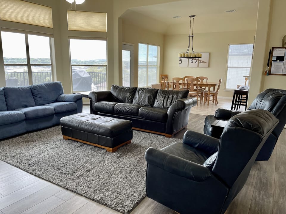 Enjoy the spacious living and dining rooms with amazing views while relaxing 