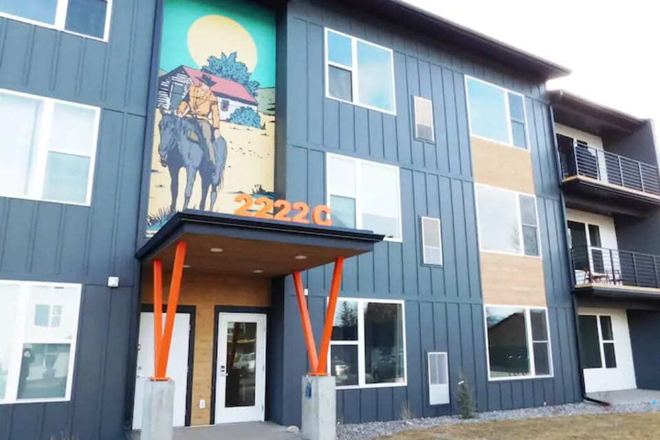 Building 2222 C. Second story.