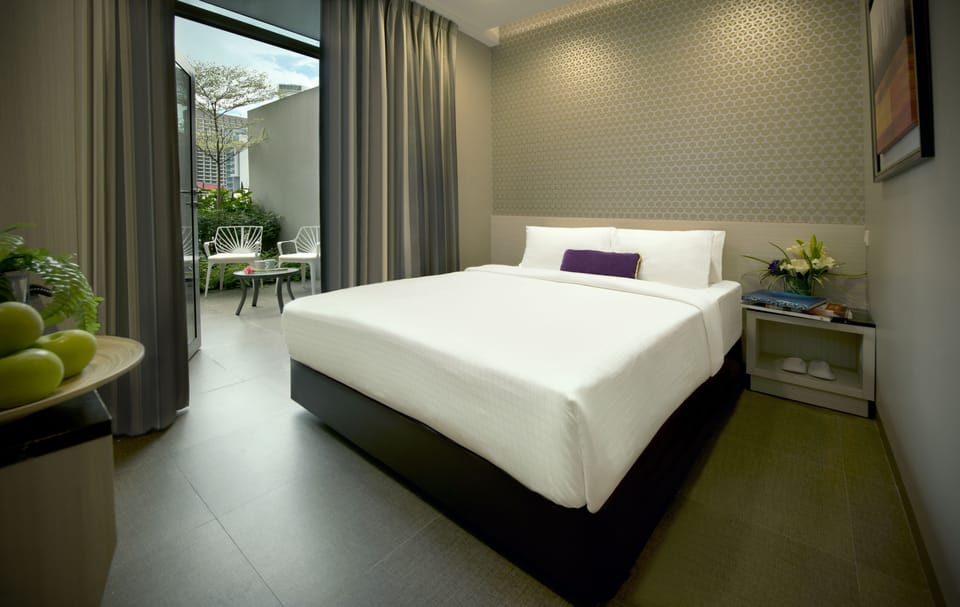 Premium bedding, in-room safe, desk, laptop workspace