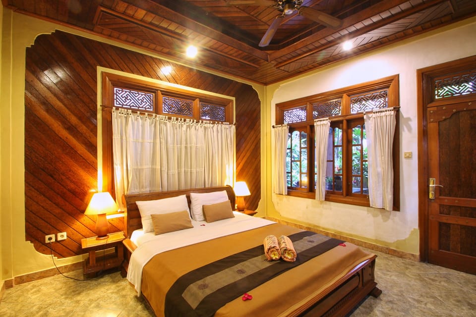 Standard Double Room | Living room