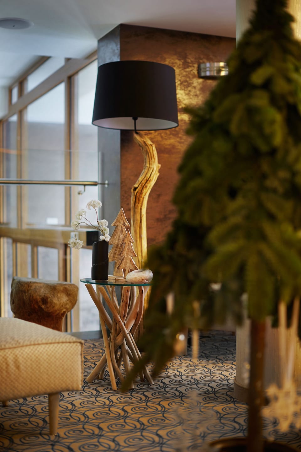 Lobby lounge