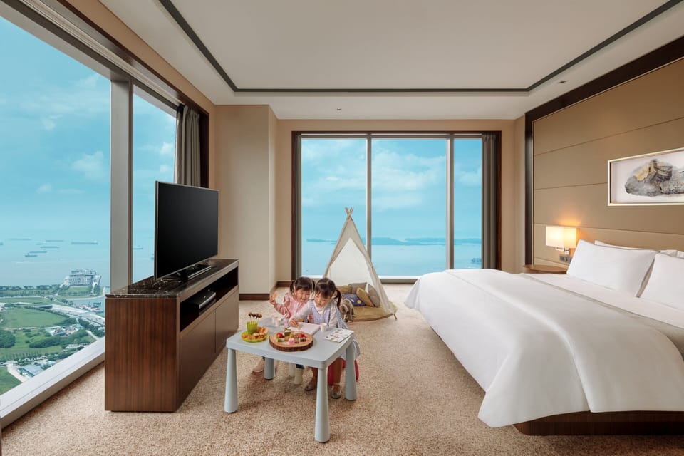 Club Suite, 1 Bedroom, Harbor View (Corner) | Property amenity