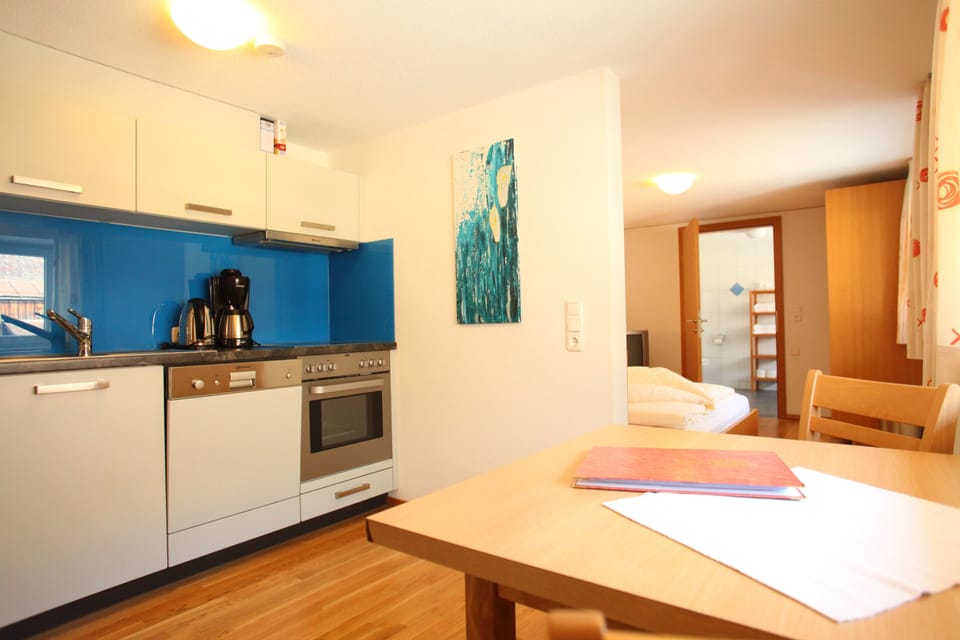 Studio | Premium bedding, in-room safe, cribs (free), rollaway beds (surcharge)