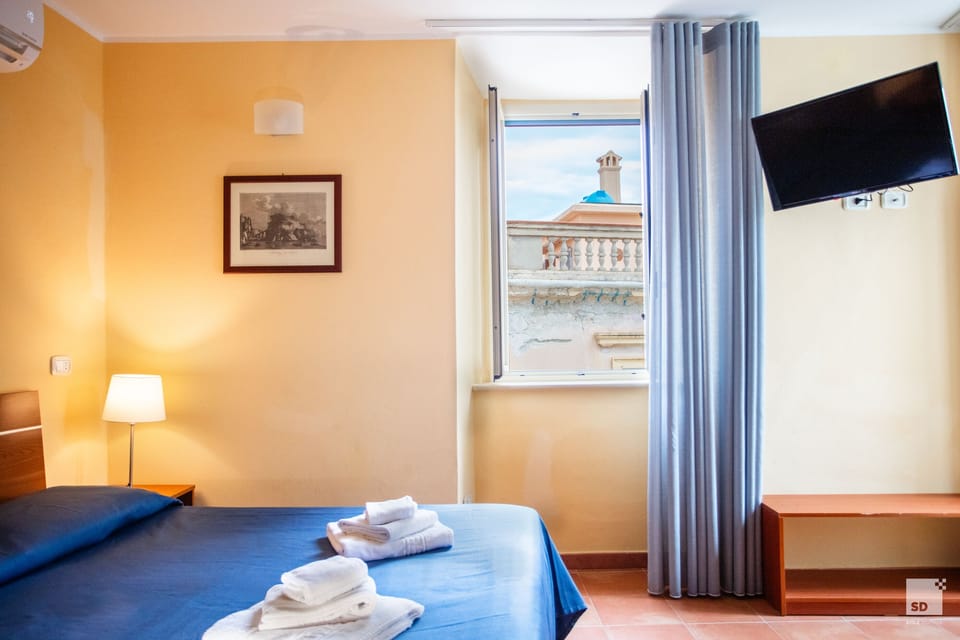Standard Double or Twin Room | Minibar, in-room safe, desk, soundproofing