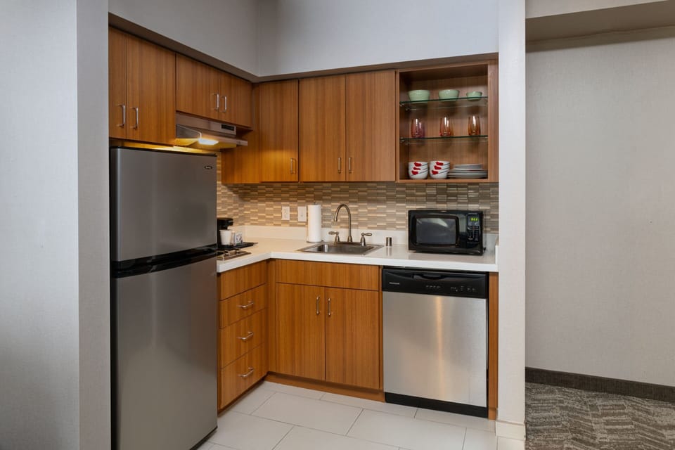 Suite, 1 Bedroom | In-room safe, desk, laptop workspace, blackout drapes