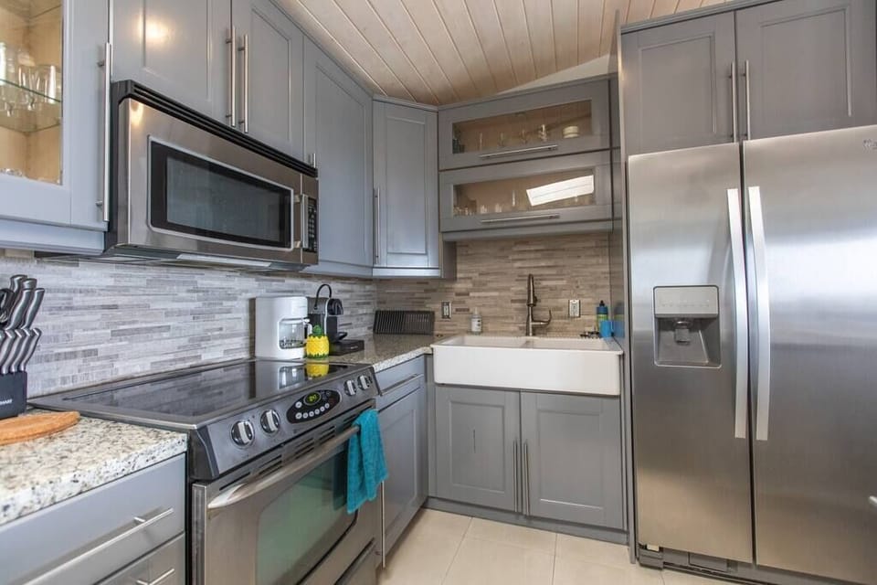 Kitchen w Oven
