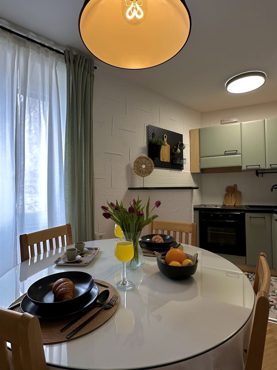 Standard Apartment | Private kitchen | Cookware/dishes/utensils