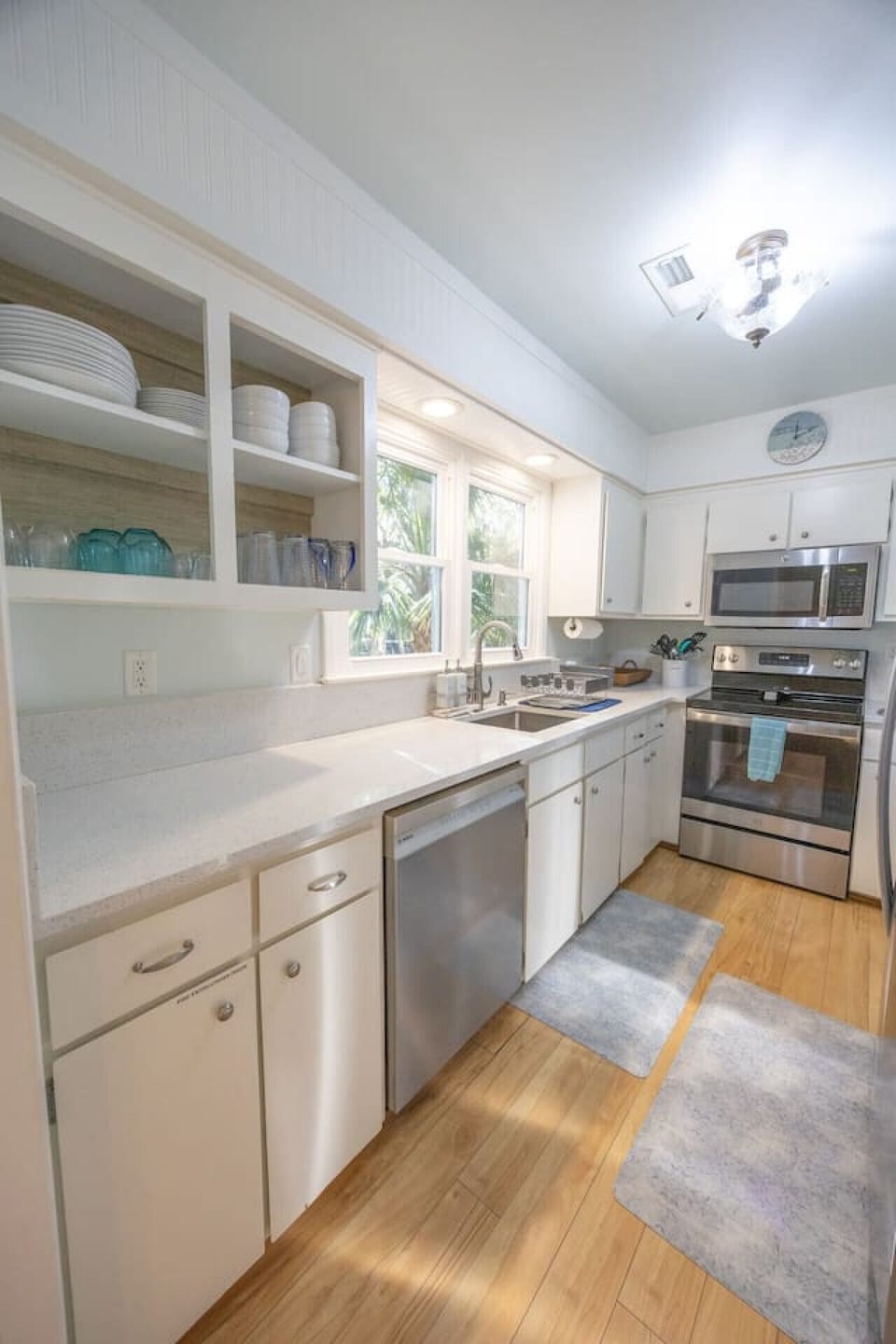 Kitchen with quartz countertop and undermount sink