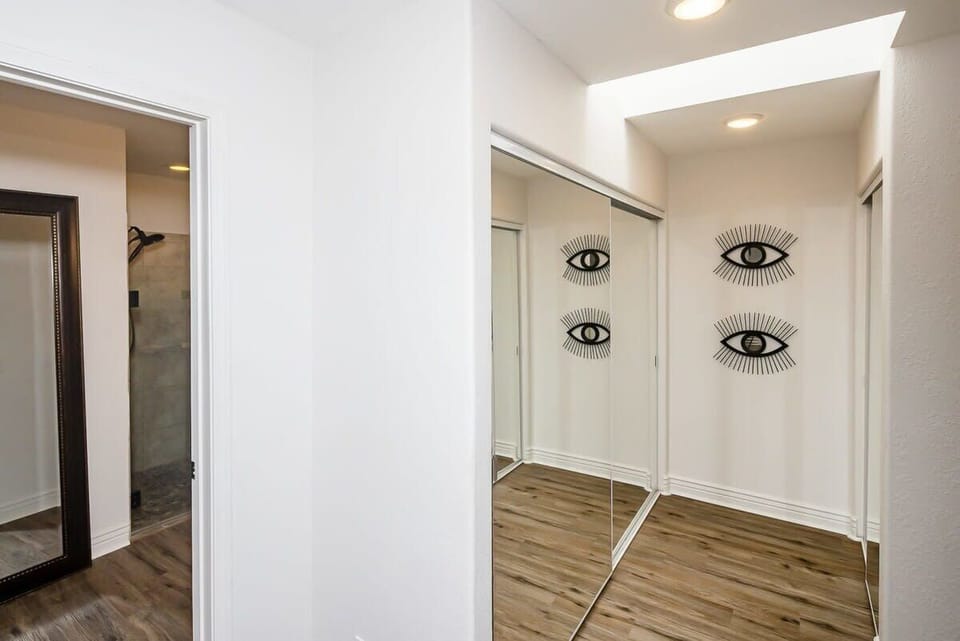 Master Bedroom | King Bed | l Bathroom En-suite double Shower Heads
