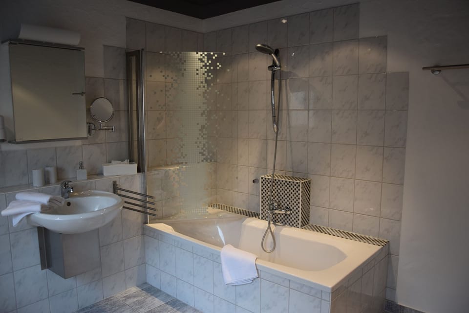 Double Room | Bathroom | Hair dryer, towels