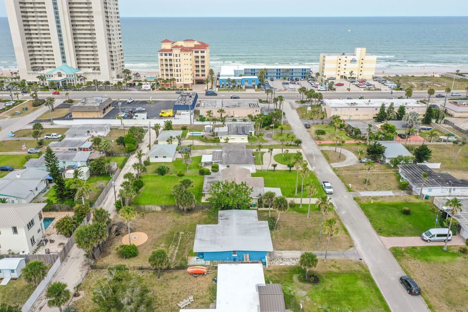 Daytona Beach Vacation Home Pool Pet Friendly Airbnb VRBO fire pit Salty Dog Vacations