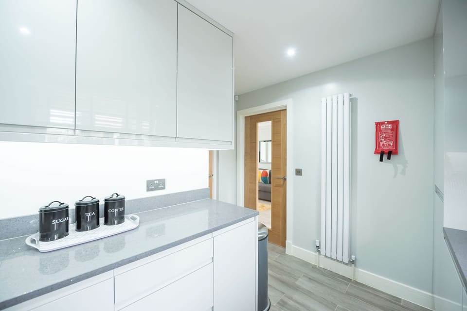 Luxury House, Private Bathroom (Up to 6 Guests) | Shared kitchen
