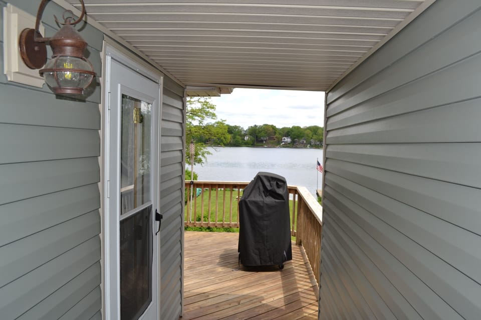 private entrance onto deck