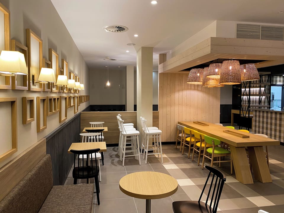 Daily buffet breakfast (EUR 9 per person)