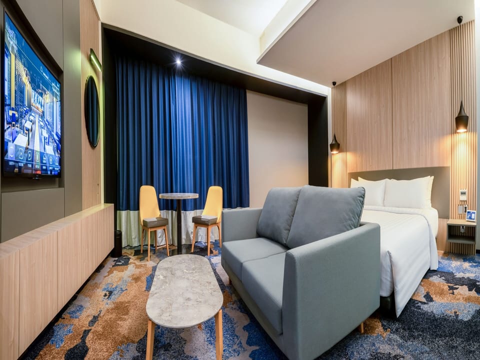 Suite (Ofuro) | In-room safe, desk, laptop workspace, iron/ironing board (on request)