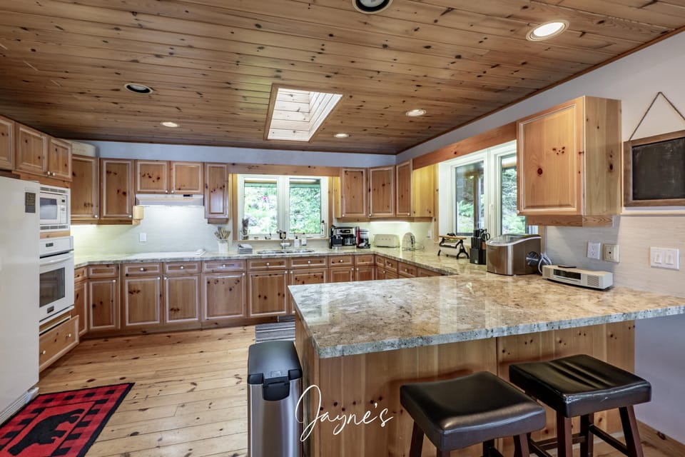 Kitchen &amp; Bar Seating