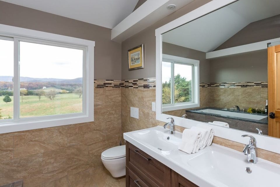 Upper Level Master Bathroom