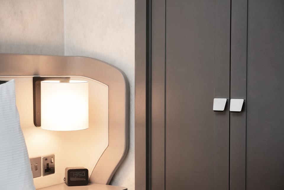 Hypo-allergenic bedding, in-room safe, desk, laptop workspace