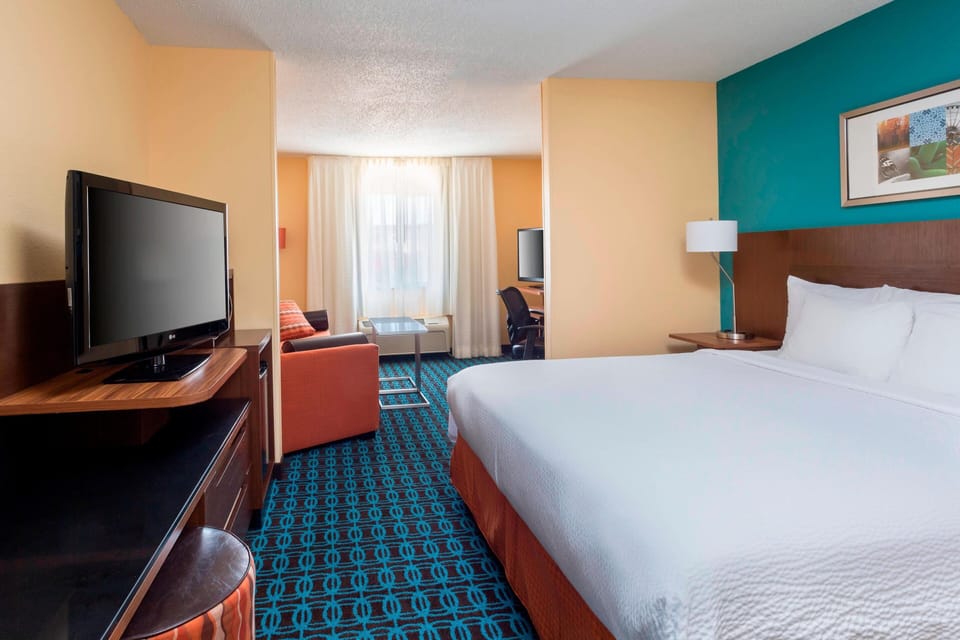 Premium bedding, in-room safe, desk, iron/ironing board