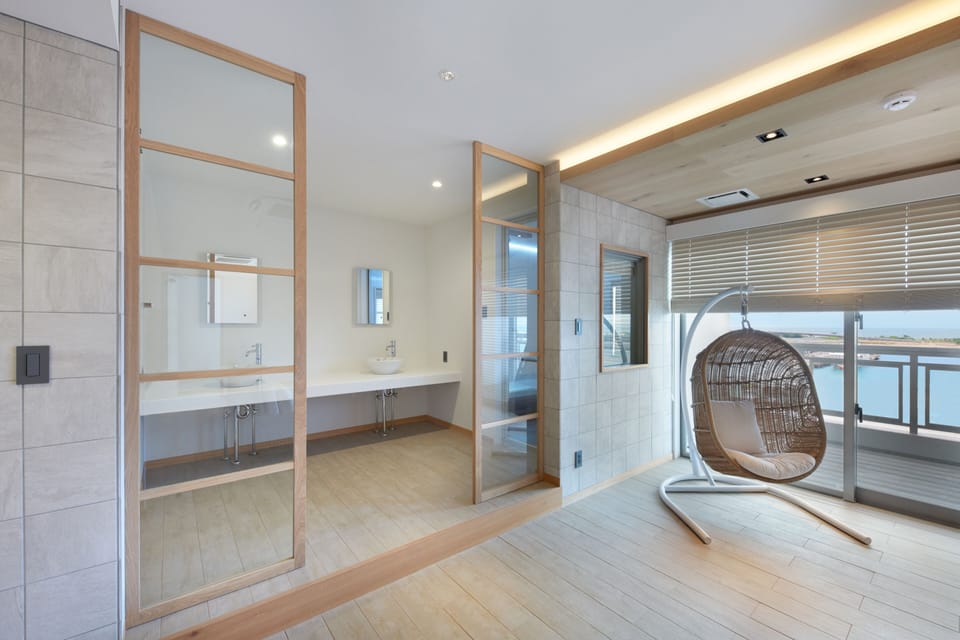 Terrace Suite, Non Smoking, Sea View | Premium bedding, down comforters, pillowtop beds, soundproofing