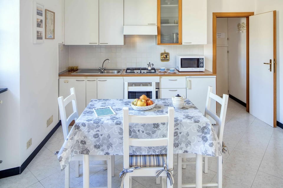 Dining Room, Kitchen