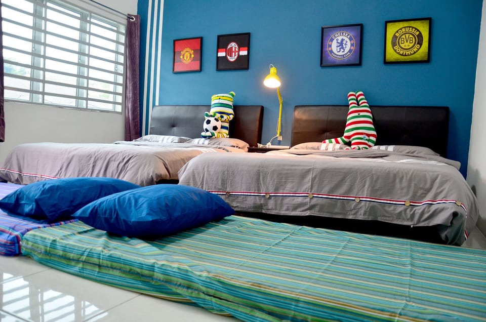 The Woodz x Bola Bola | 4 bedrooms, iron/ironing board, WiFi (free), individually decorated