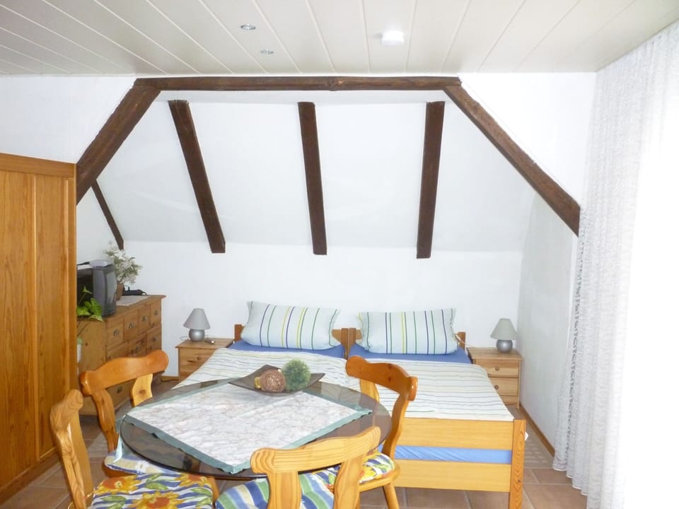Quadruple Room | Free WiFi, bed sheets