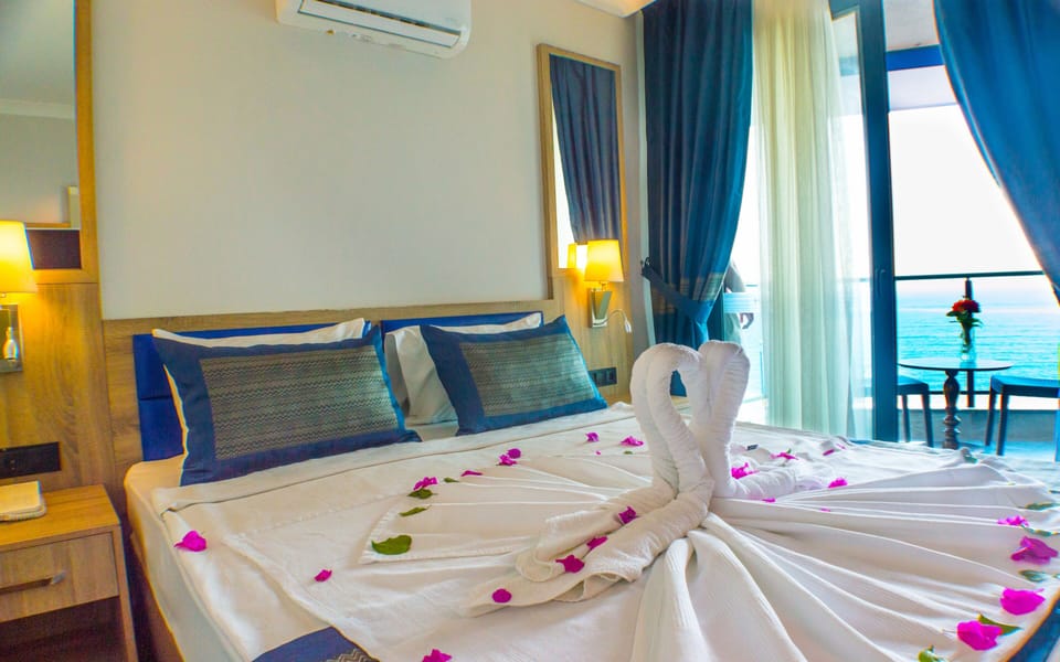Exclusive Room, Sea View | Premium bedding, minibar, laptop workspace, free WiFi